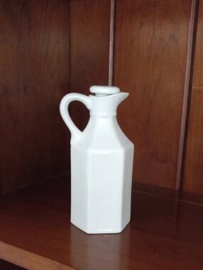 White Ceramic Oil Cruet with Handle
